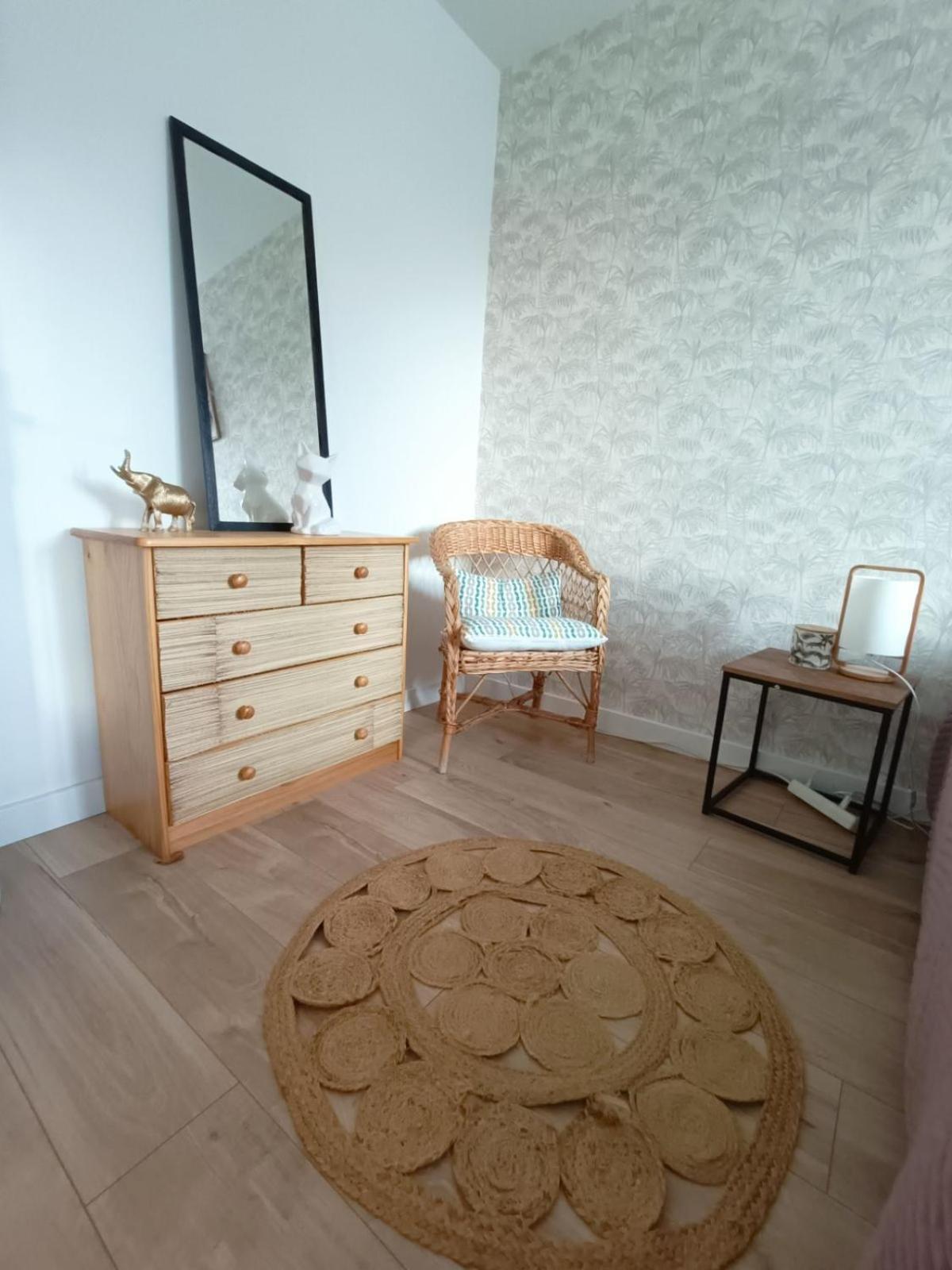 Appartement Design Avec Piscine Динь-ле-Бен Экстерьер фото