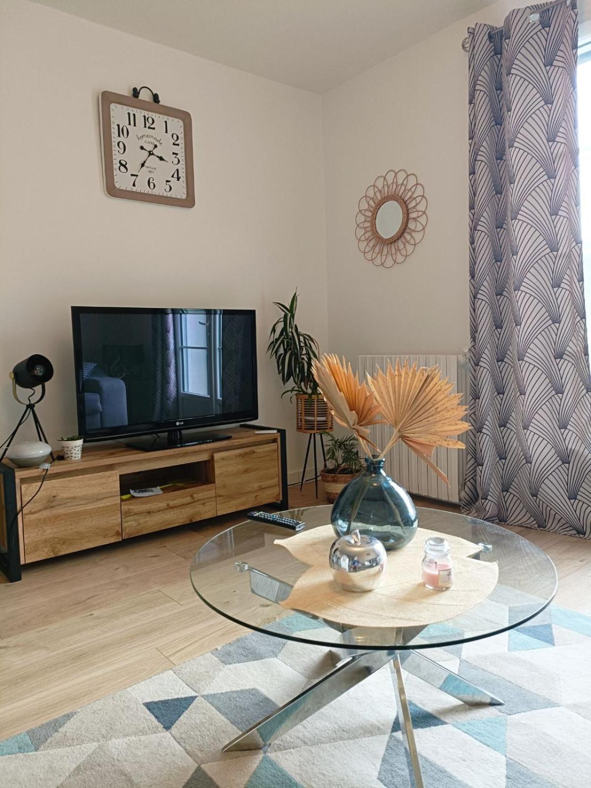Appartement Design Avec Piscine Динь-ле-Бен Экстерьер фото